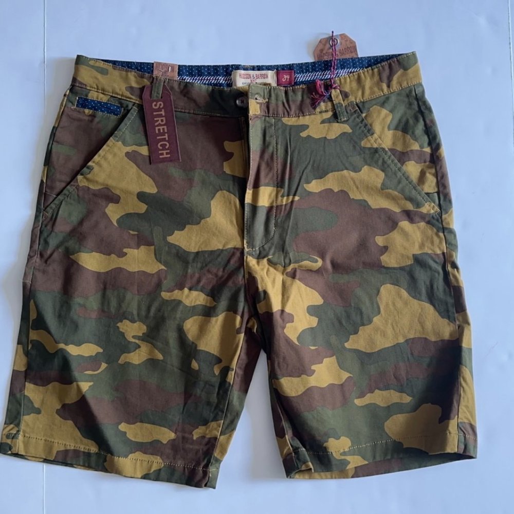 Men Hudson & Barrow Army Shorts New With Tags